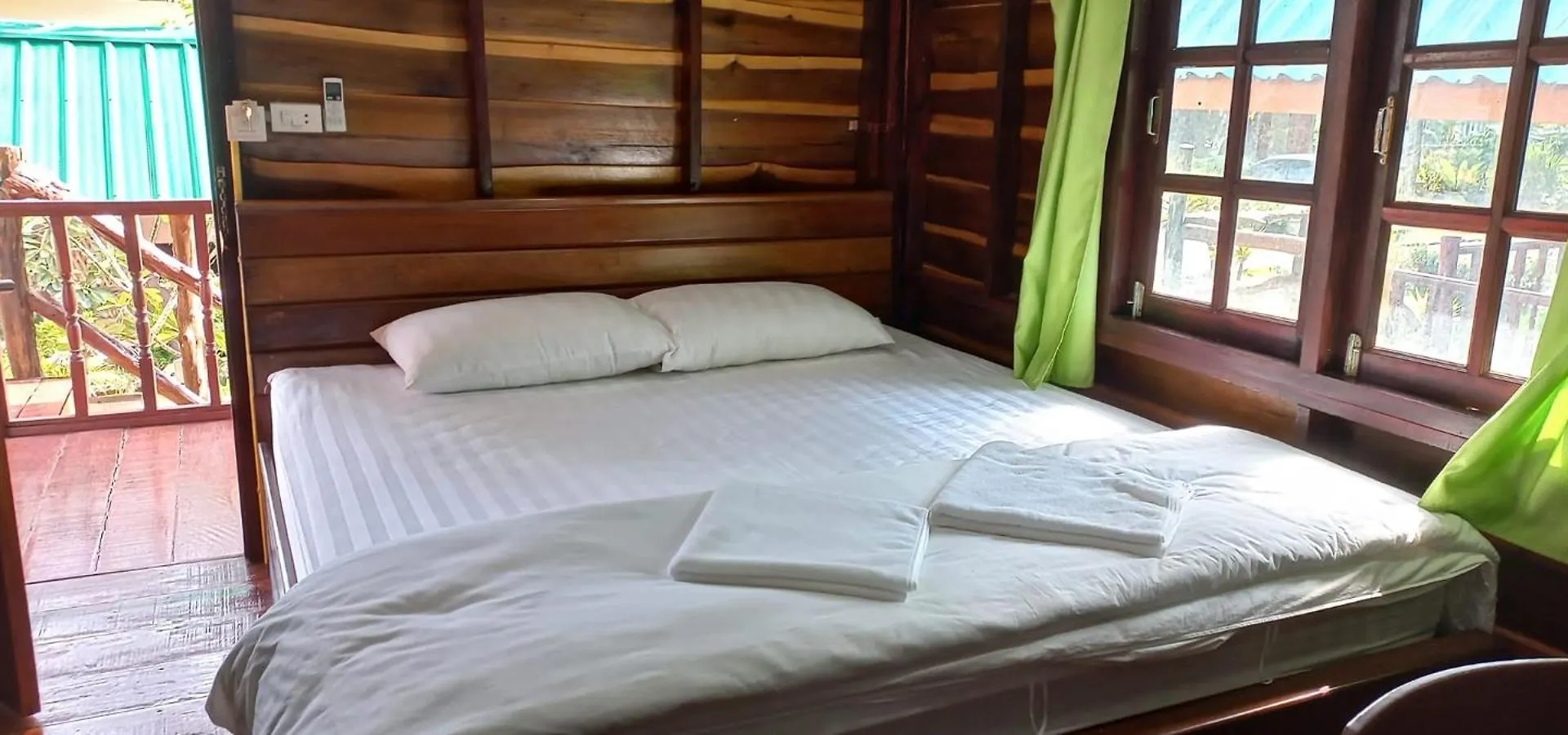รายานี Hotell Ko Por