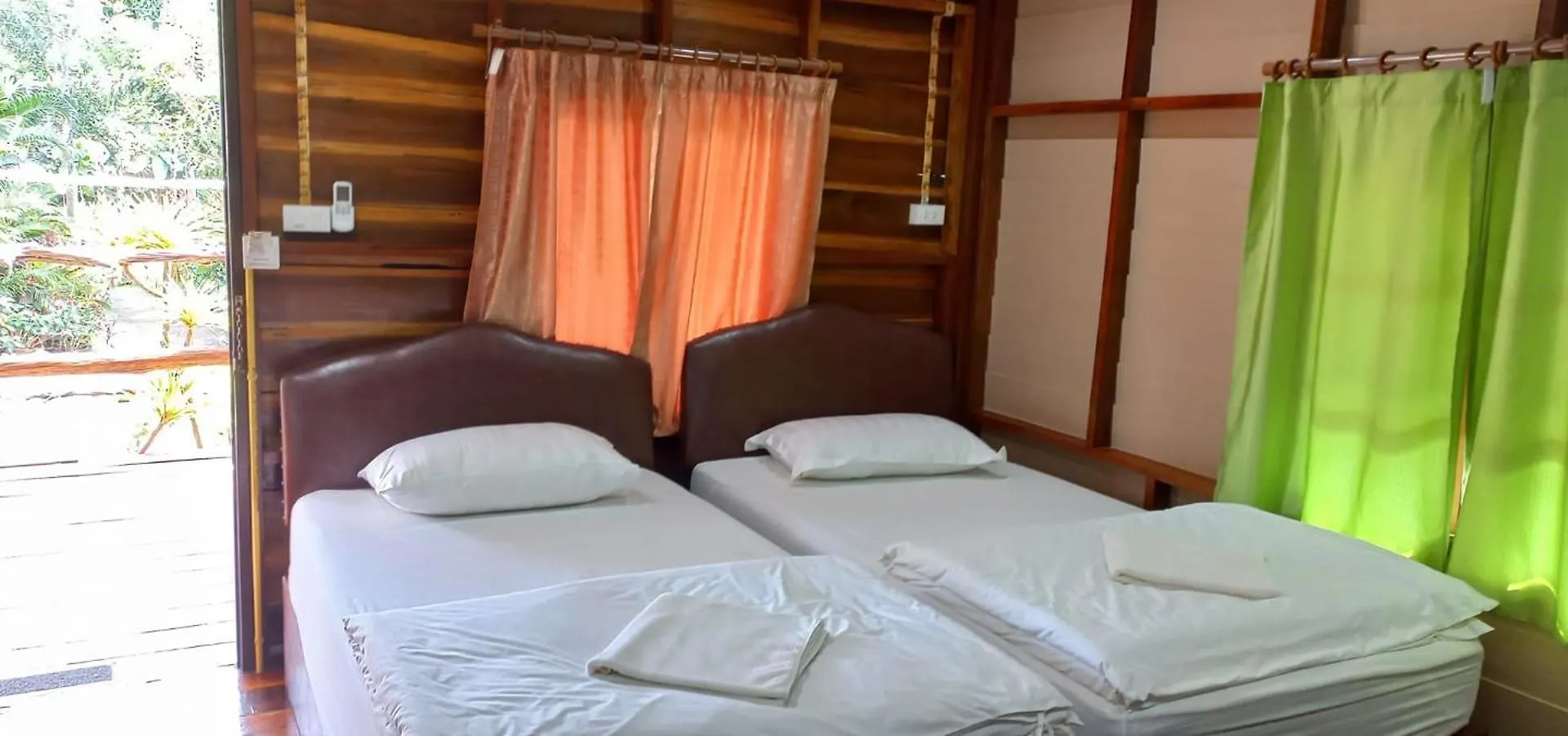Pensionat รายานี Hotell Ko Por